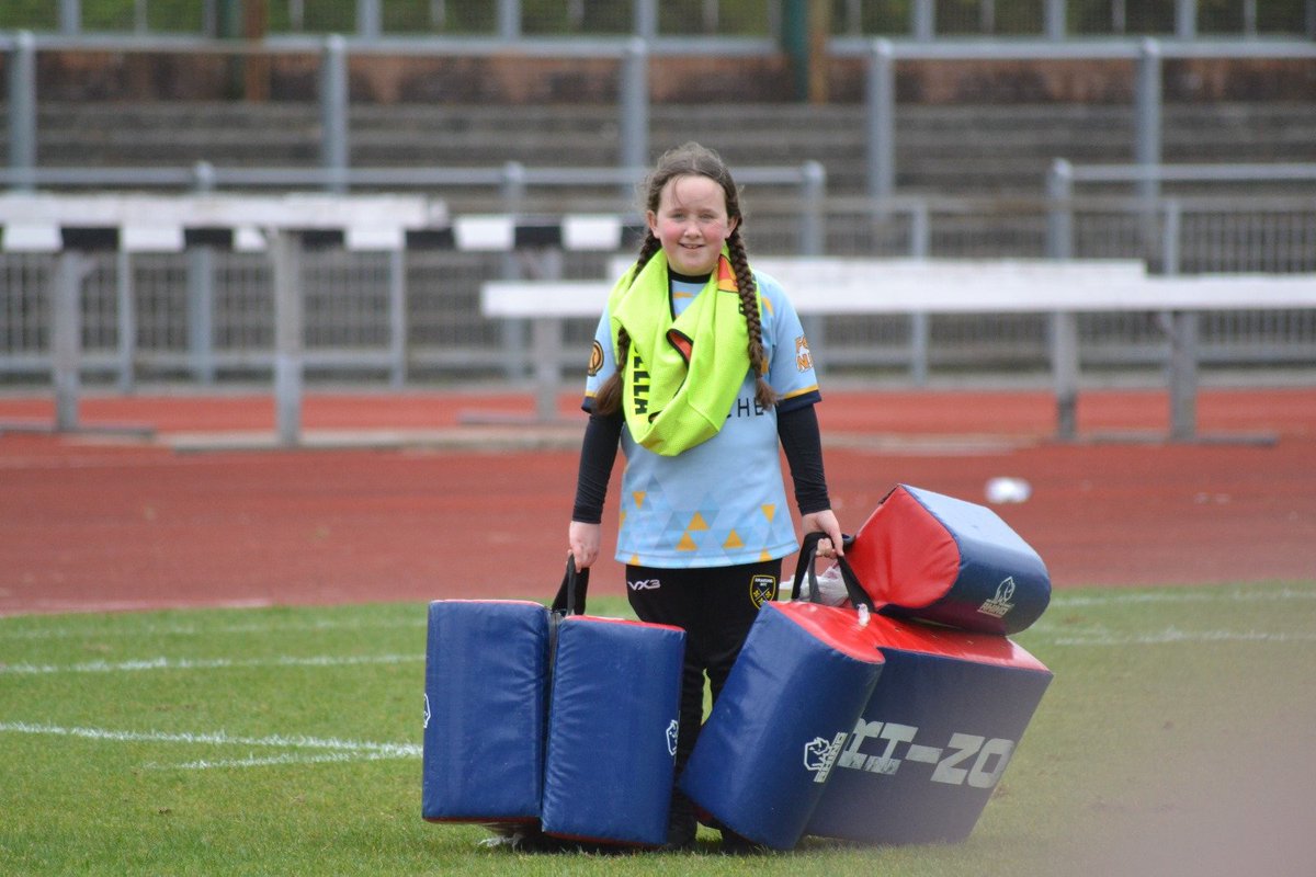 Caught in action after yesterday's fantastic game! 💪Thank you Ang @rugby_nutter for everything! 🥰

@NewportRFC @RugbyKnights @StJuliansHSOBMJ

#BallDuties #OurGirl #HerStory #ThisGirlCan