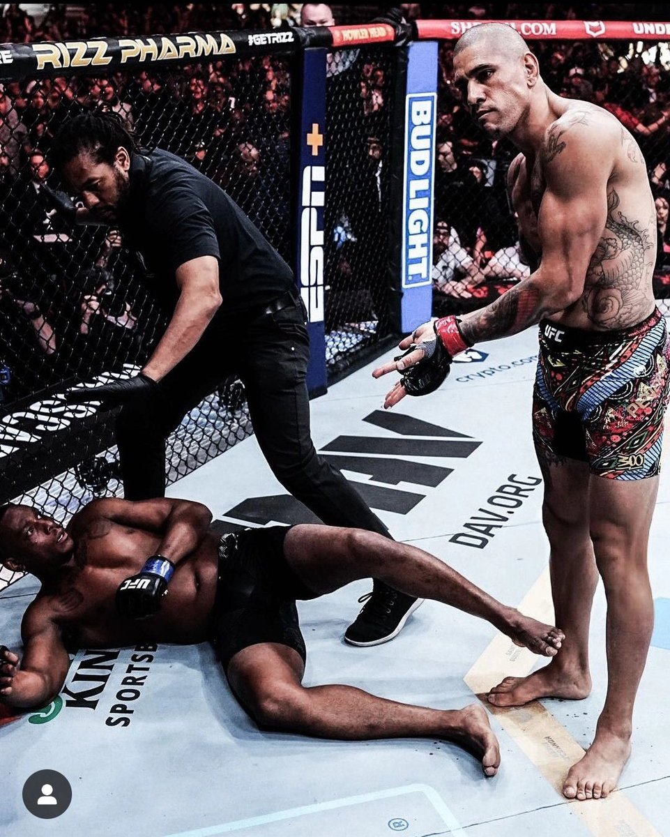 AnkitRajSharmaZ's tweet image. ✨ #UFC300 just wrapped up, leaving us all in awe! It was full of of thrilling fights and incredible moments. 👊From jaw-dropping knockouts to exciting decision wins, this event had it all.
⚡ Special mention to Alex Pereira and Max Holloway 🔥 #UFC #MMA #AlexvsHill #UFC300Live