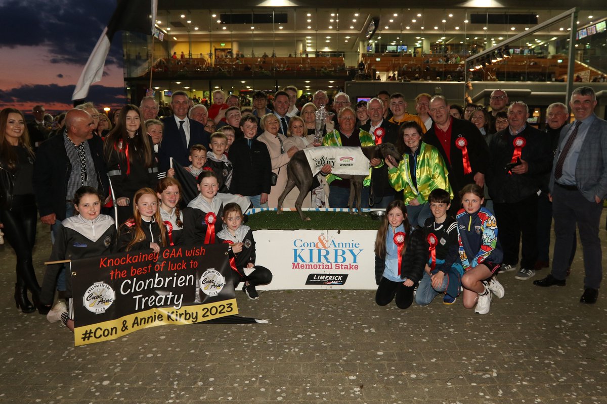 The €80,000 2024 Kirby Memorial final is next Saturday (2023 presentation below). Draws round-up: bit.ly/3tJ2TNg Full reports in Monday's Racing Post @RacingPost @RPGreyhounds @LimkGreyhound @BarkingBuzz @GRIgreyhoundsSK