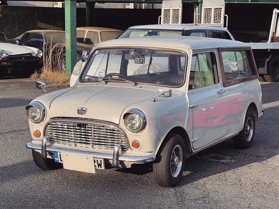 garyu_euro's tweet photo. さて、白ミニさんの車検が無事完了しまして我が家に戻ってきました。
過去の大規模な修理や、車検の中で触れていなかったパートがいよいよヤバいとこまで来ていたのでそこを中心に作業をお願い致しました。
#ローバーミニ #オースチンミニ #オースチンミニカントリーマン #AustinMiniCountryman https://t.co/ZdM54pteld