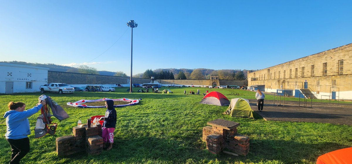 ChewieDaWookiee's tweet photo. @chris_neto @TheAVinTheAM Also, I was looking forward to doing #AVinTheAM from the Moundsville Penitentiary South Yard.

#KeepOnScouting #Scoutmaster #GirlDad #Fallout76 https://t.co/BcwsYECMDa