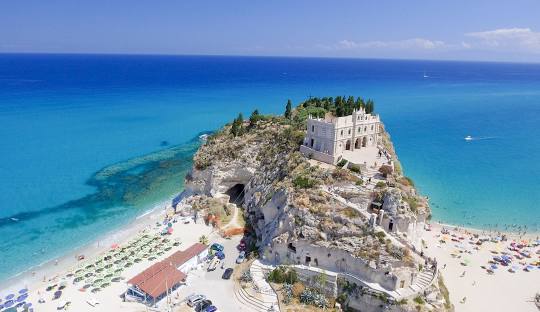 La bellissima Tropea 🩷 (Calabria)