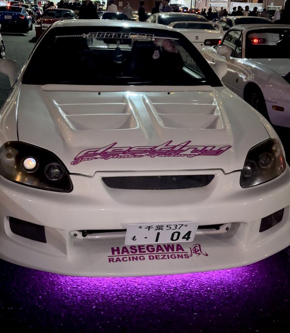 Post atmadim diye bana küsmeyin bu arabayla foto cekildim ?? https://t.co/gHLxzobeZs