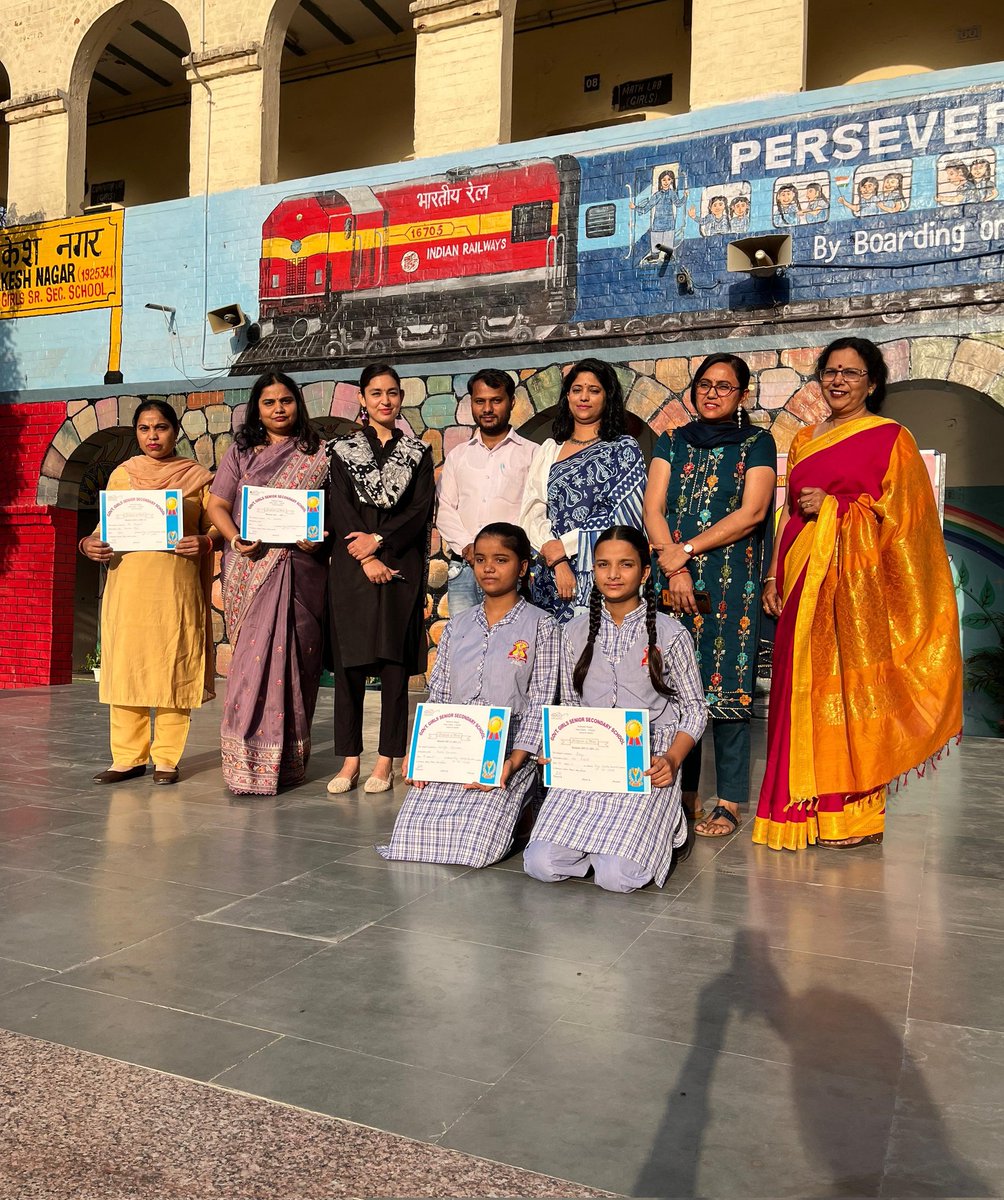 Our CWSN are excelling in all the fields but their peers & teachers leave no stone unturned to help &support them Take a moment to appreciate Rozy, her peer Saniya, @varsha2886 ma'am and Ranjit ma'am, the active members of Inclusive Education club. #Appreciation #HelpingHand