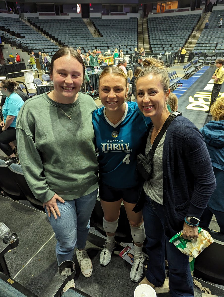 Stephanie Bloom (@yvbcoach) on Twitter photo We got to see <a href="/kyliemurr9/">Kylie Murr</a> play tonight! Such a cool experience! So proud of you Ky! And we ran into a former YVB player Jaylynn! What a night! 💚
<a href="/YHSAthletics/">Yorktown Athletics</a> <a href="/RhondaMurr/">Rhonda Wilson</a> We got to see <a href="/kyliemurr9/">Kylie Murr</a> play tonight! Such a cool experience! So proud of you Ky! And we ran into a former YVB player Jaylynn! What a night! 💚
<a href="/YHSAthletics/">Yorktown Athletics</a> <a href="/RhondaMurr/">Rhonda Wilson</a>