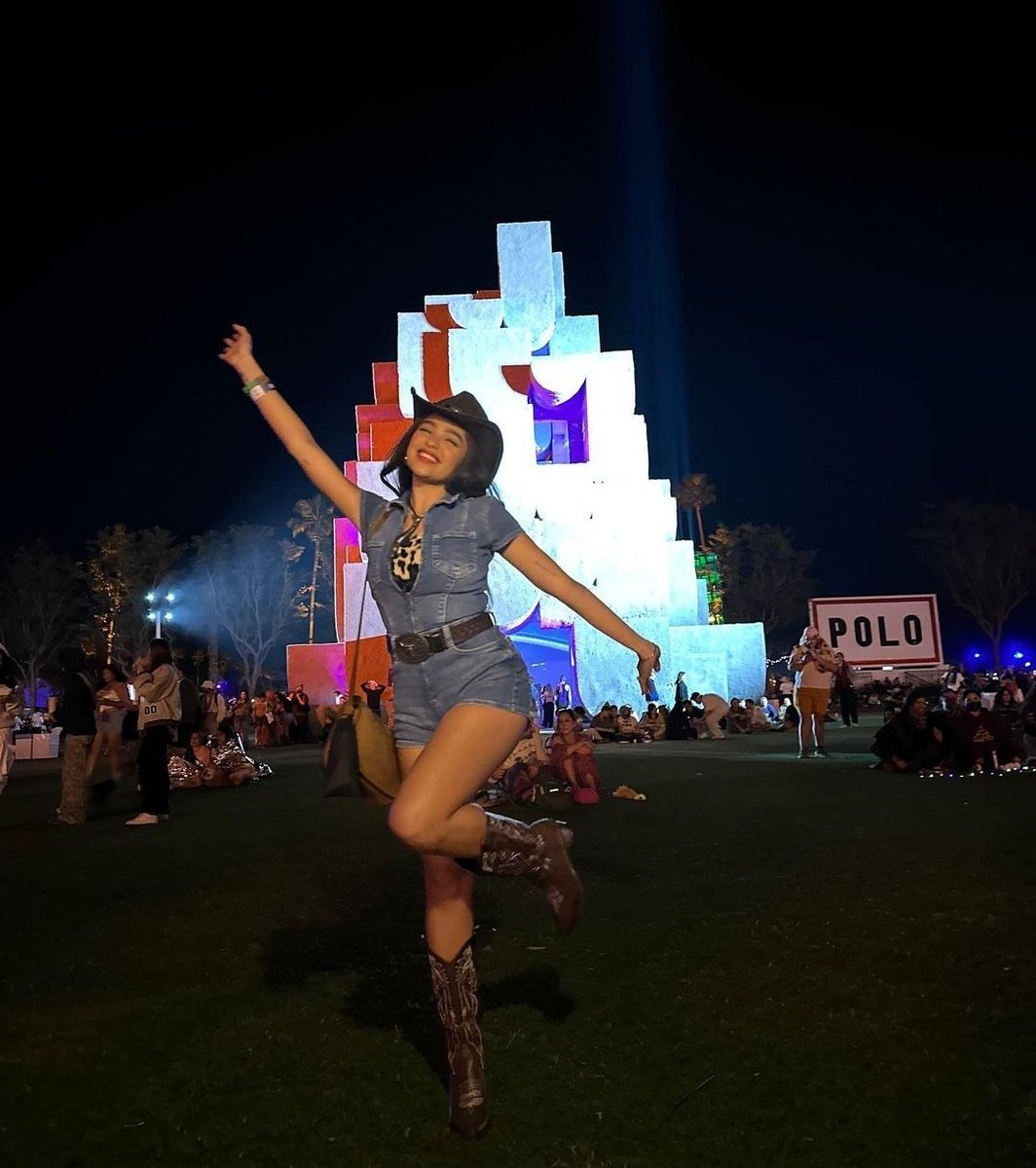 PablaB40206's tweet photo. Mama Mary to Being a Expensive Cow Girl 🤎✨

Blythe's IG Post 🥰 https://t.co/Dc5whzLzJG