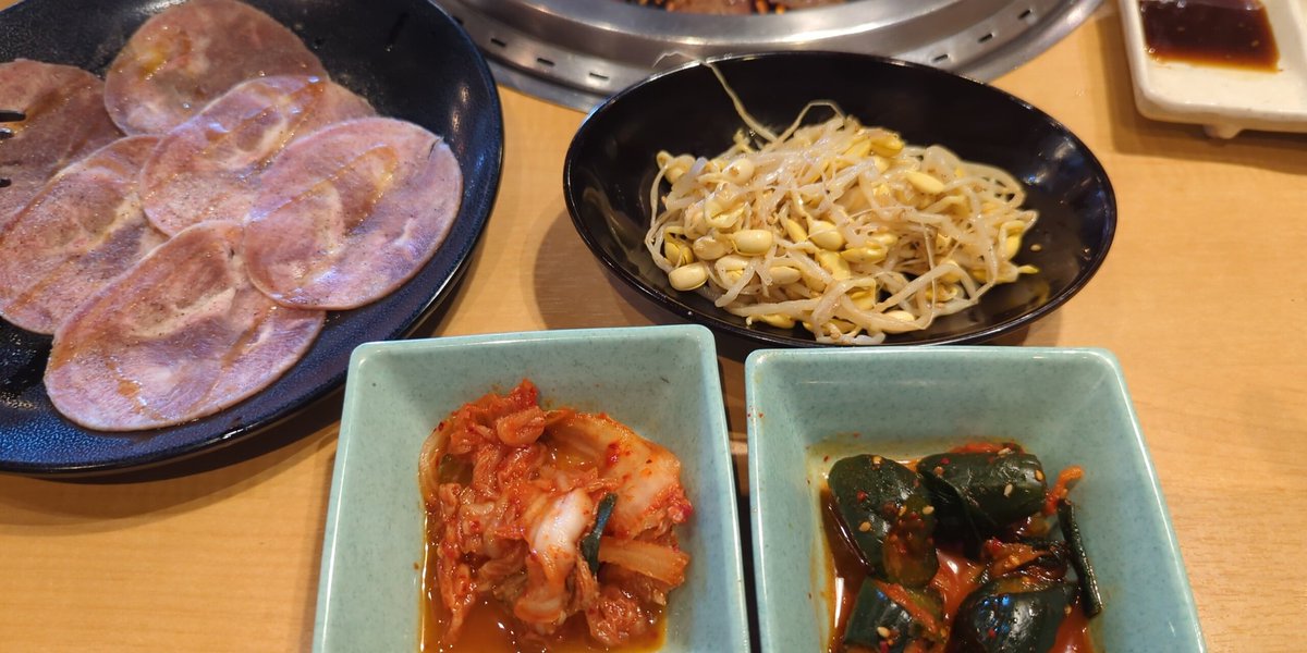 YuseiT1214's tweet photo. 今日は、友人と某イオンモールのGAPとGUとGス…いやいや買い物に付き合いまして、その後、某焼肉キングでランチタイム😋下駄箱のナンバーに注目🫣
さてまた1週間頑張ろう🤣 https://t.co/BjG7pzKj79