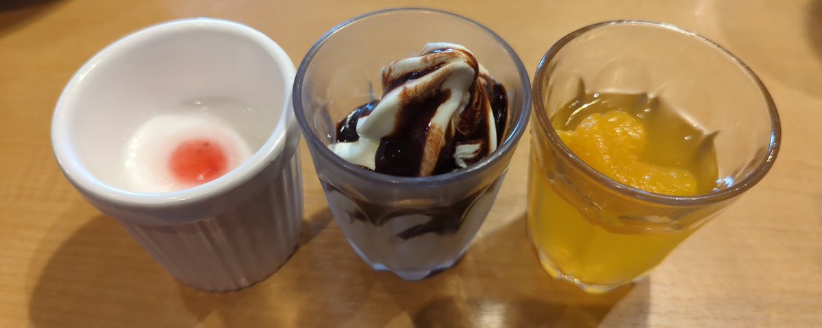 YuseiT1214's tweet photo. 今日は、友人と某イオンモールのGAPとGUとGス…いやいや買い物に付き合いまして、その後、某焼肉キングでランチタイム😋下駄箱のナンバーに注目🫣
さてまた1週間頑張ろう🤣 https://t.co/BjG7pzKj79