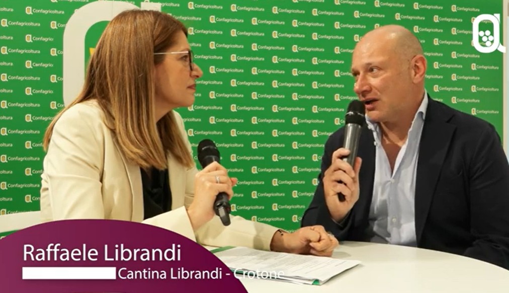 Confagricoltura's tweet image. 🗣️@RafLibrandi, dell'azienda @LibrandiWine , nostra associata, nonché presidente del Consorzio di tutela e valorizzazione del vino Doc Cirò e Melissa, racconta a @VinitalyTasting come il #vino Cirò stia concludendo il suo iter di riconoscimento come #DOCG e parla delle