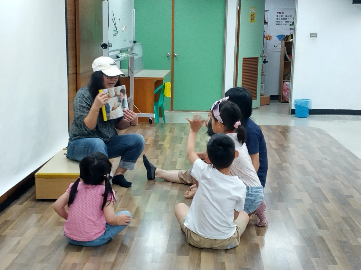 Library Story Time Hello.Mr.World