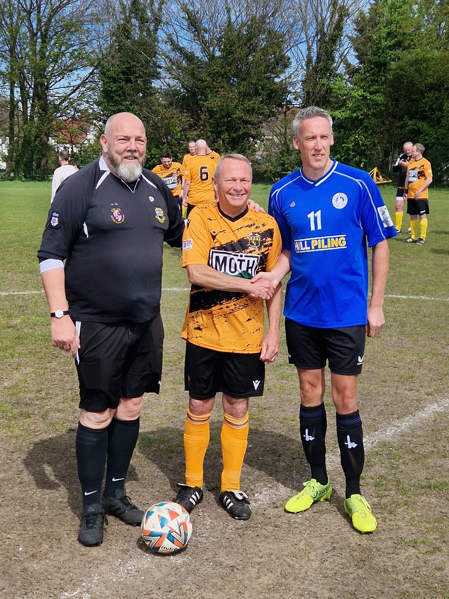 Bruce Graham 1080th appearance for @oldwilsonians today in SuperVets game overtaking our three other 1000+ games playes and setting Club Record.
Fantastic achievement. 
@AmateurFA @TheSAL1907