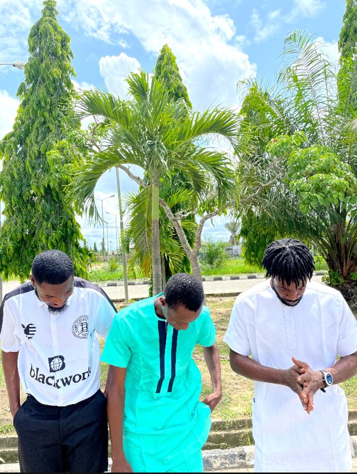 Sumboidaf2sh's tweet photo. Happy Sunday 💫 @Mcerepi @Lennon_Briggs98 
#KoBB👑 https://t.co/yCz1E0lDEV