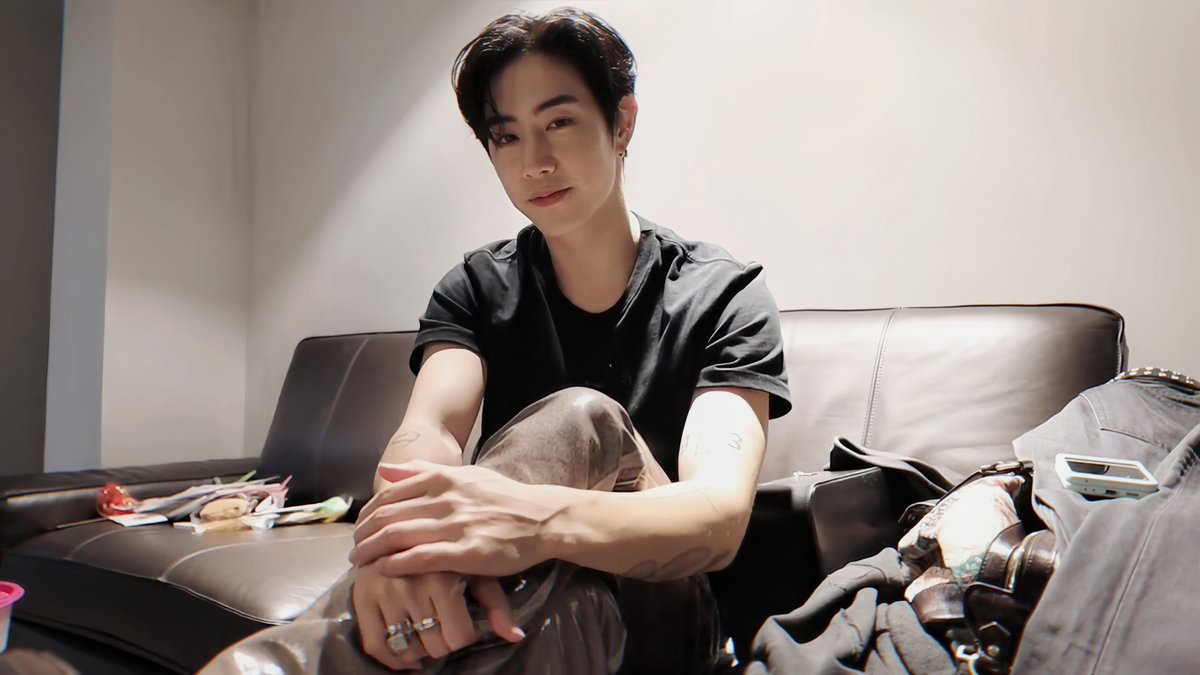 aoyaoeyy's tweet photo. มุมเสย = เสยความหล่อ 

#MarkTuan https://t.co/3fTJJM2o3I