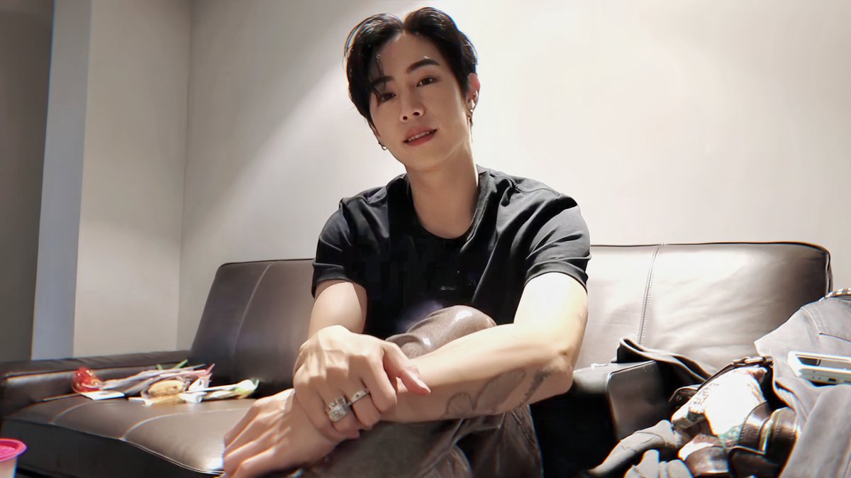 aoyaoeyy's tweet photo. มุมเสย = เสยความหล่อ 

#MarkTuan https://t.co/3fTJJM2o3I