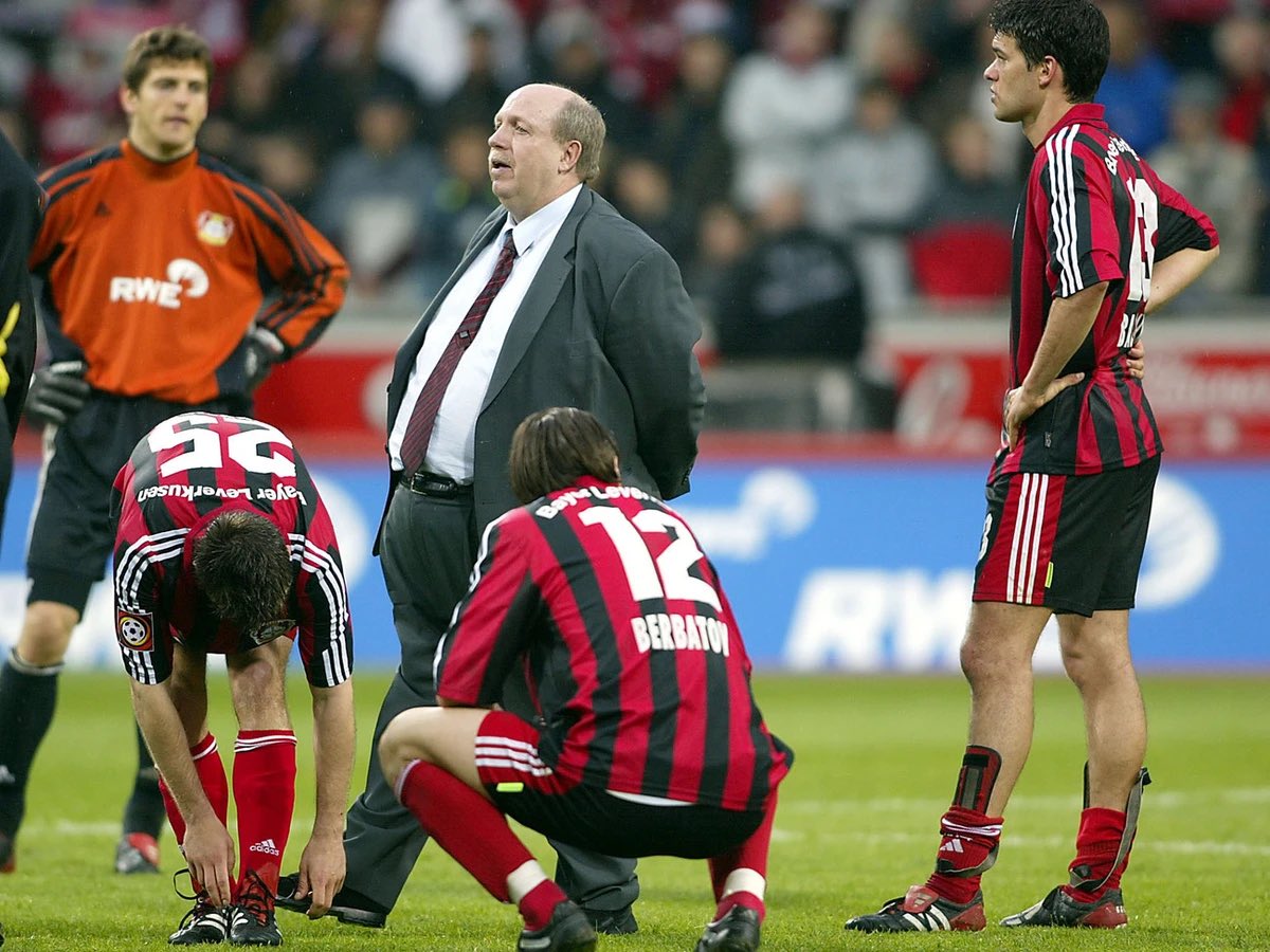 unserfussball's tweet photo. Rudi #Völler, Peter #Bosz, le président de la DFB Bernd #Neuendorf, ainsi le directeur général de la DFL Marc #Lenz

L’ancien joueur Michal #Kadlec (2008-13) et le légendaire Reiner #Calmund sont attendus aujourd'hui à la BayArena #B04 #B04SVW https://t.co/RJjLvpwXbR