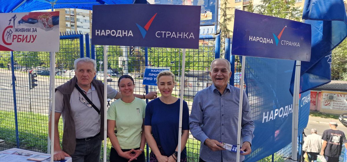 NarodnaZvezdara's tweet photo. Звездара са својим суграђанима и данас,Миријевска пијаца , расположење за промене расте , идемо до краја заједно само ! @StrankaNarodna
@ZivimZaSrbiju https://t.co/npZoLyA82o