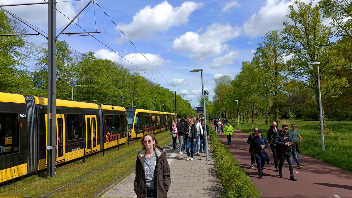 Ramoncp72's tweet photo. Tram is bijna elke rit helemaal afgeladen! https://t.co/JphFDO4Wup