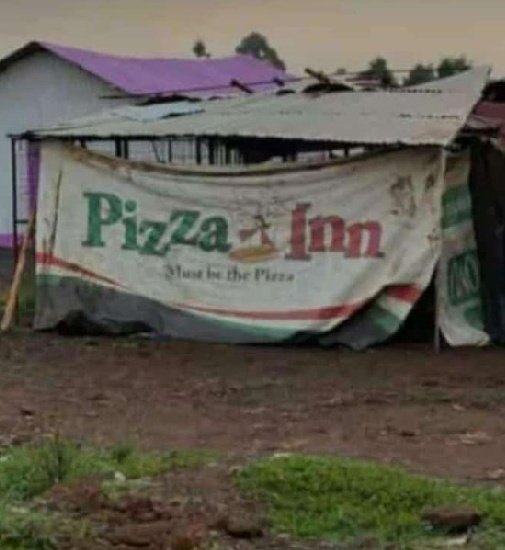 Pizaa hut.                                           Pizza Inn

What's going on😂😂