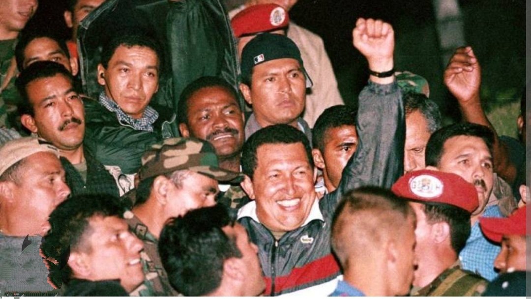 Buen día con alegría 💃🕺 mis queridos Chavistas de 🇻🇪 y el 🌎. 14 de Abril de 2002, ya podíamos estar tranquilos, solo se escuchaba VOLVIÓ, VOLVIÓ, VOLVIÓ en una sola voz... Trajimos de vuelta la esperanza. Les dejo ☕ 😘 y 🤗 pa' todos. Pa' los Escuálidos NO #SomosLosDeChávez