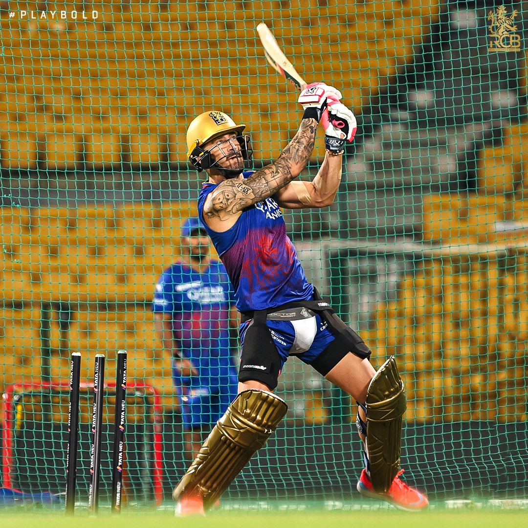 RCBTweets's tweet photo. #ClassicCommentary ft. Faf du Plessis 🗣

"𝑴𝒊𝒍𝒆𝒔, 𝒉𝒆'𝒔 𝒈𝒐𝒏𝒆 𝒎𝒊𝒍𝒆𝒔! 𝑺𝒊𝒙 𝒇𝒓𝒐𝒎 𝒕𝒉𝒆 𝒎𝒐𝒎𝒆𝒏𝒕 𝒉𝒆 𝒉𝒊𝒕 𝒊𝒕." 🔥

#PlayBold #ನಮ್ಮRCB #IPL2024 https://t.co/4AacDGMQhu