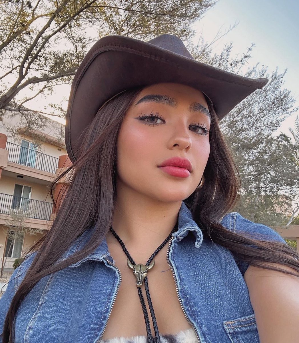 mika2854425838's tweet photo. So many haters cos b’tches wish they were her but sorry there’s only one ✨ANDREA BRILLANTES✨ &amp; she’ll forever be servingggggggg #BLYTHEChella https://t.co/NUK0QBtEq9