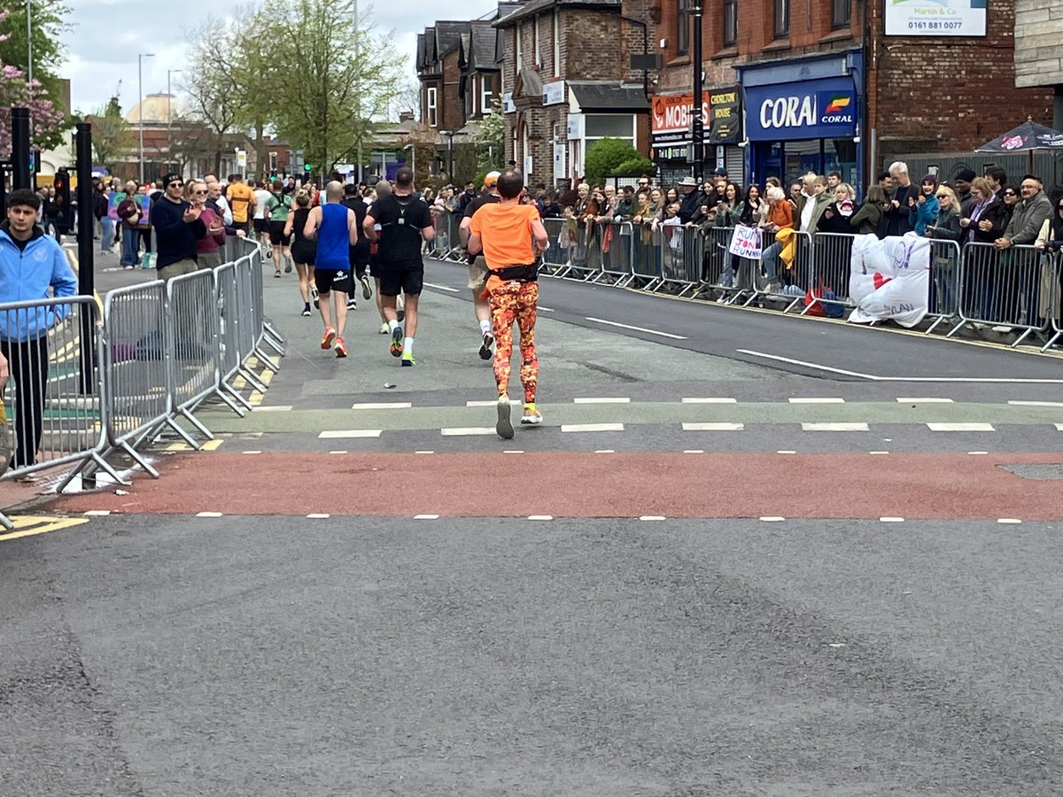 Brilliant atmosphere in Chorlton for the Manchester Marathon. Hundreds of people watching and supporting the amazing runners. Well done everyone. Lots of money raised for local charities. #chorlton @Marathon_Mcr