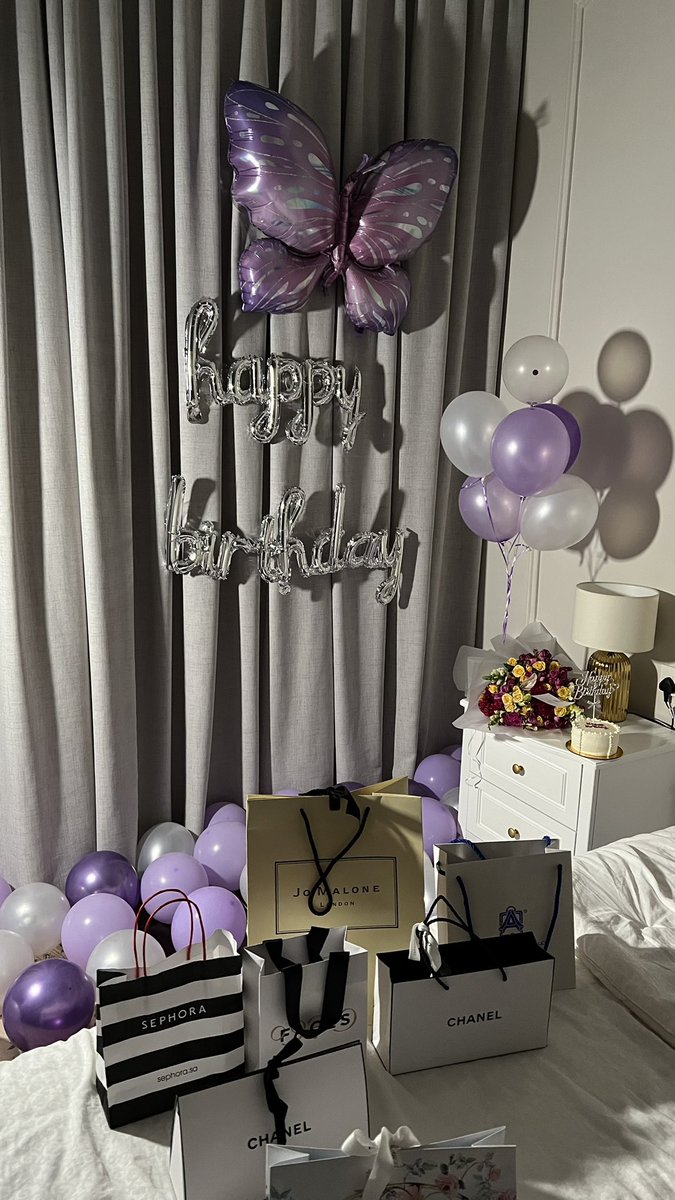 SahoraSk's tweet photo. 𝒎𝒚 𝑩𝒊𝒓𝒕𝒉𝒅𝒂𝒚 | 🎈
 
 اليوم أتممت عامًا جديدًا من حياتي فأهلًا بـ يوم يضُم عيد ميلادي، اللهُم غيرني حتى تُحبُّني، اللهم إني استودعك سنة مضت من عُمري فاللهم اكتب لي الخير فيما وبارك لي في العام الجديد . https://t.co/LkYvyj6Y6n