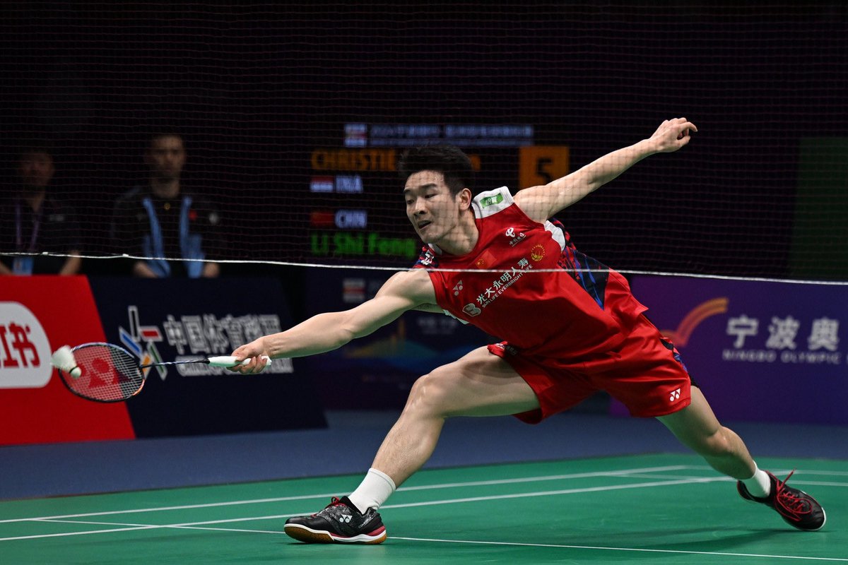 Jonatan Christie clinched his maiden men’s singles title  at the Asia Badminton Championships after defeating China’s fifth seed Li Shi Feng 21-15, 21-16 in a tight final encounter in Ningbo today.

#BadmintonAsiaChampionships2024 #BadmintonAsia