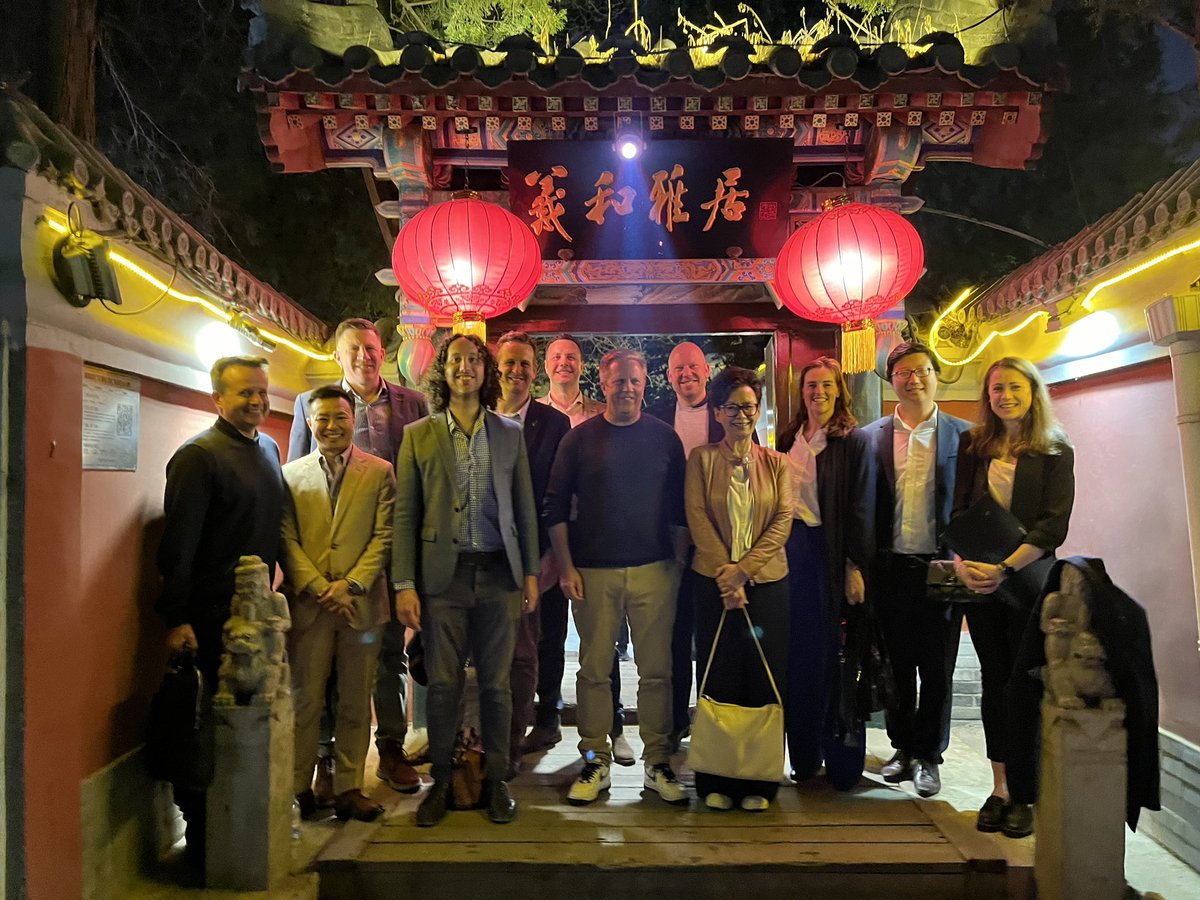 Great dinner with @GMortonNZ and the New Zealand Beijing embassy team to kick start our China visit. I’m looking forward to a full programme meeting with Chinese officials, visiting the farming district in Harbin, and touching base with 🇳🇿 business in @NZinShanghai 🇳🇿🇨🇳