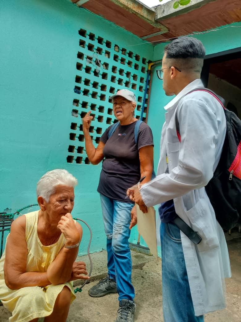 Saludamos el 21 aniversario de la Fundación Barrio Adentro 💪💪💪#FuerzaCuba #FidelPorSiempre #CubaPorLaVida <a href="/Cubacooperabol2/">Brigada Médica 🇨🇺 Bolívar🇻🇪</a> <a href="/DonaisD22621/">Donais Debrosse</a> <a href="/yunia1903/">@yunia1903</a> <a href="/Adela87793657/">@Adela</a> <a href="/BellNaylin/">Naylin Ferrer Bell</a> <a href="/yilianpg96/">Yilian Perez</a> <a href="/Mpatarron84533/">Maria Patarron</a> @YanisleisyO31707 <a href="/DieguezYai56605/">Yair Dieguez</a> <a href="/KireniaMoreno1/">@KireniaMoreno</a>