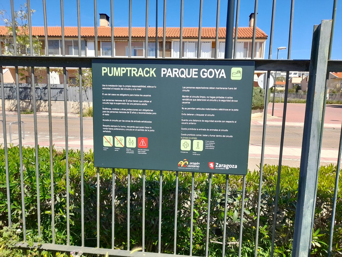 VinosyCatas's tweet photo. @zaragoza_es @Fragalan este es el lamentable estado en el que se encuentra el pumb- track de Parque Goya. Un poco de mantenimiento no vendría mal. https://t.co/rCX5kyEZ6R