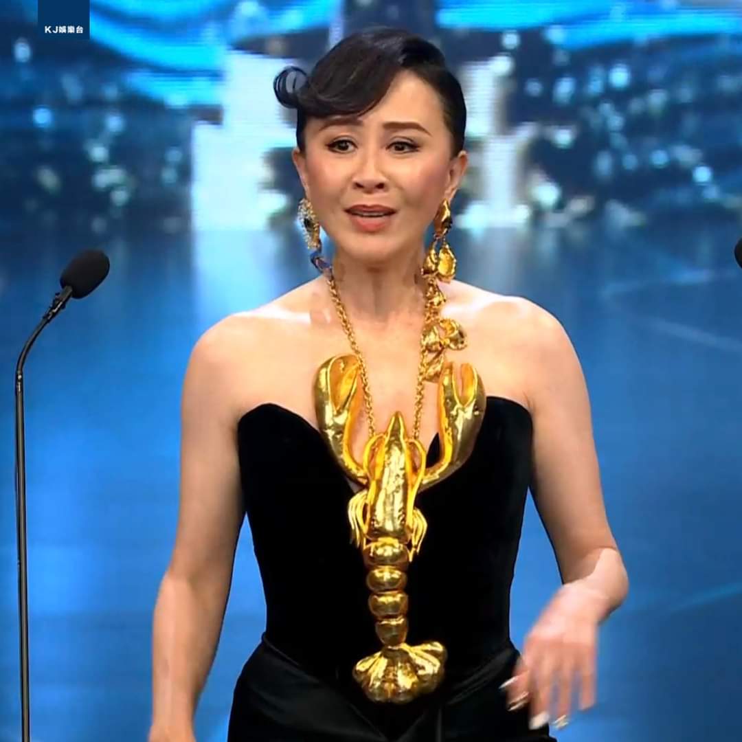 隻龍蝦好新鮮🤣