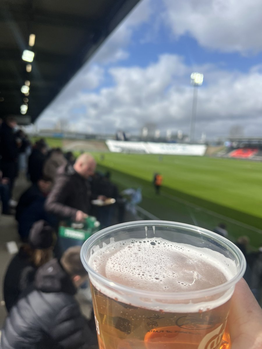 quitte74's tweet photo. Søndag 🩵
Og så mødte vi ellers lige sinketoget på vej til Herning.
#1div #fcfsje https://t.co/IqGIuVvifM