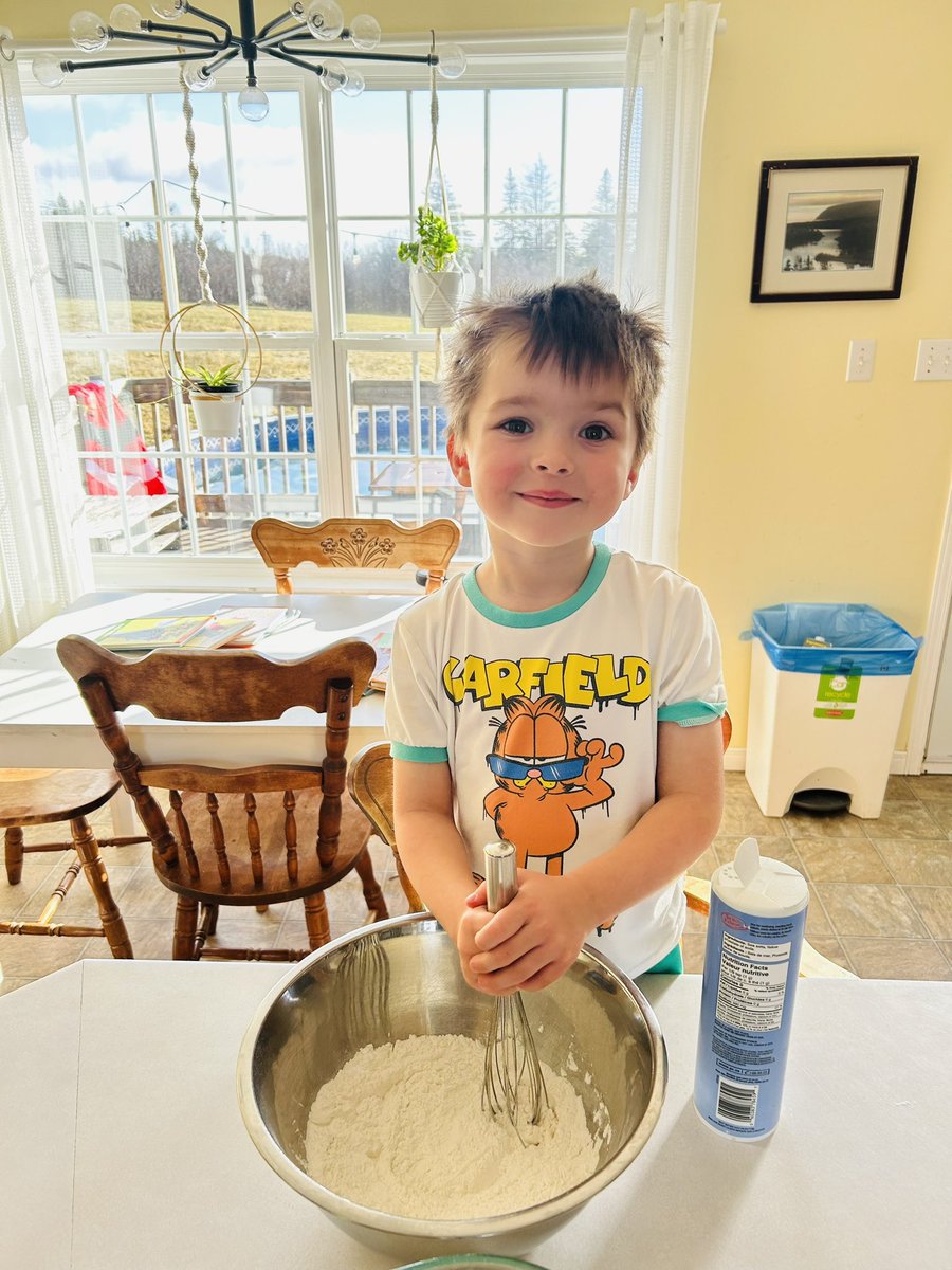 Today’s pancakes brought to you by helper Henry! The cutest pancake sous chef around! ❤️ #kids #buddy #food #sundaymorning