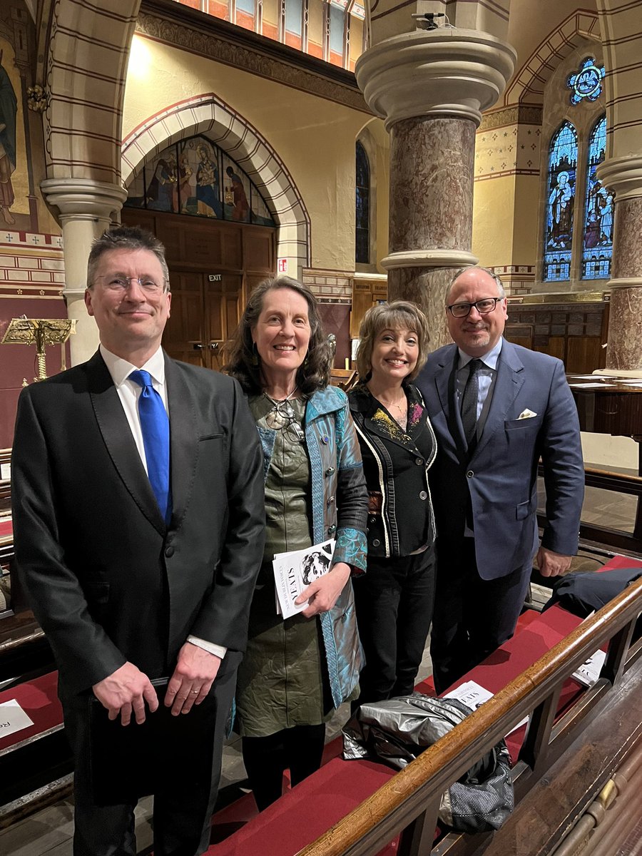 Wspaniały koncert @newdublinvoices pod kierunkiem Bernie Sherlock poświęcony poezji W.B. Yeats’a. W programie znalazła się światowa premiera znakomitego utworu @RoxannaPanufnik: Elemental Powers. Piękny wieczór w kościele St.Bartholomew w Dublinie!#roxanapanufnik #newdublinvoices