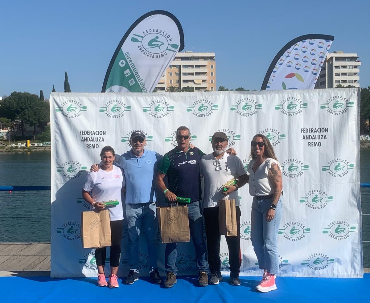 Resultados del Campeonato de Andalucía de barcos largos 🏆 @CNauticoSevilla 9🥇 3 🥈7 🥉 2º @RCLabradores 5🥇 11 🥈3🥉 3º @Guadalquivir86 2🥇 2 🥈3🥉 4º @ctlelejido 1🥇 1 🥈1🥉 5º CR Linense 2🥉 remoandaluz.es/resultados-del… @DeporteAND @infisport