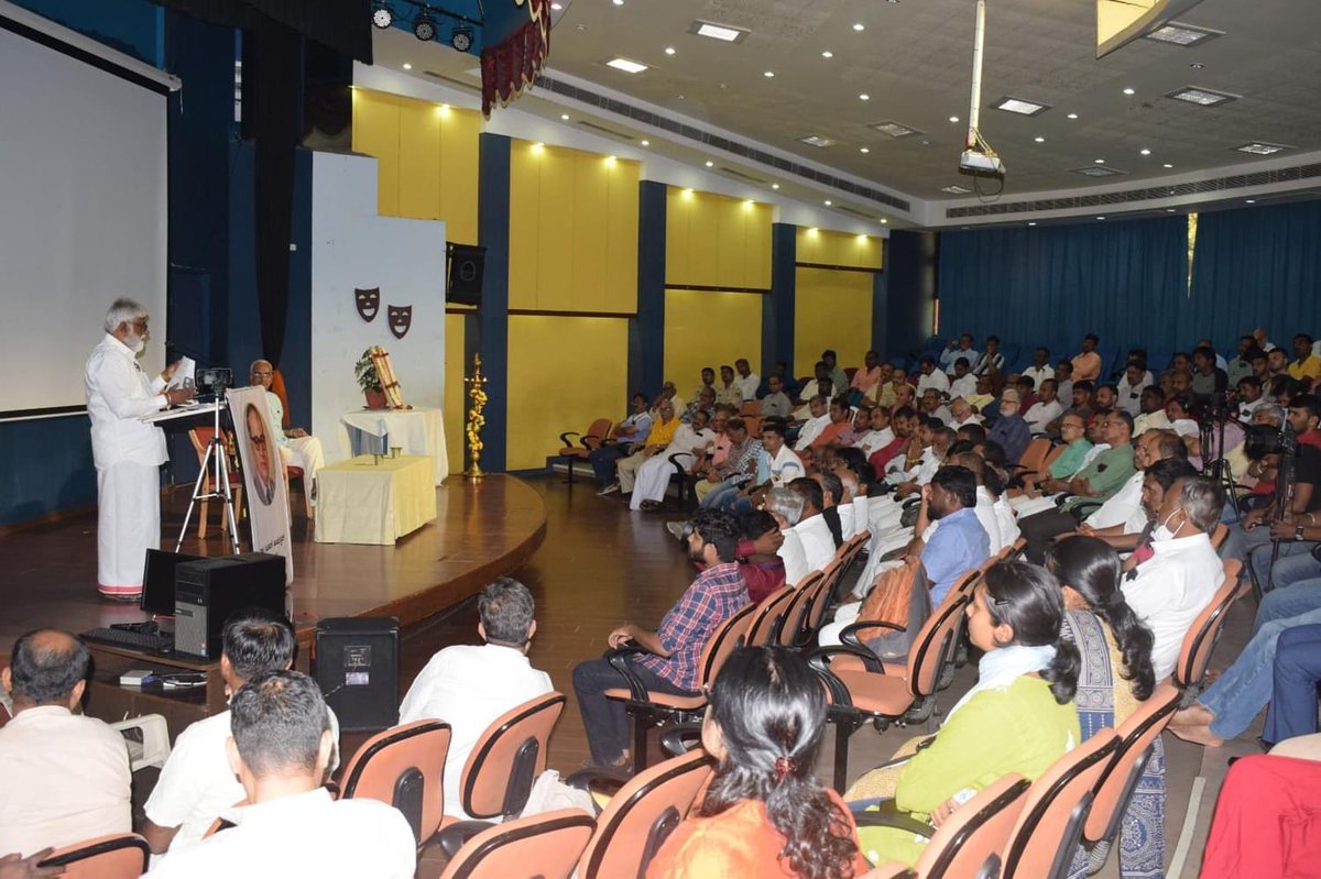 Uthkarshhhhhh's tweet photo. A lecture program was organized by Rashtriya Swayamsevak Sangh,Bangalore Mahanagara on the occasion of Dr.B.R.Ambedkar Jayanti at KLE school auditorium.Former MLC N Mahesh addressed the gathering,GS Umapati Karnataka Dakshina Prantha Sanghachalak of RSS was present in the program https://t.co/8v85yu0ooN