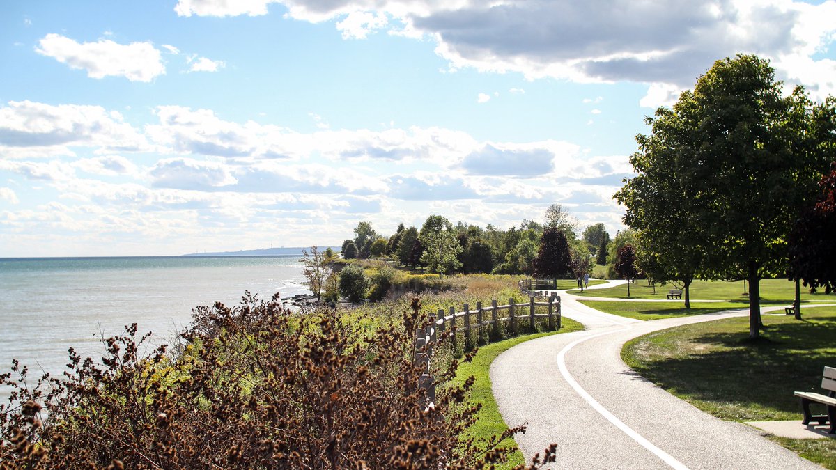 Deadline extended📣 Are you a member of the sight loss community? Concerned about speeding or misparked e-scooters &amp; e-bikes on trails? Help encourage safe behaviours at our pop-up booths.

➡️Apply to be a paid Community Ambassador by April 23 at 9 a.m. at ajax.ca/eMobilityPopUp