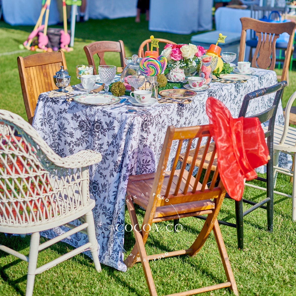 Decorate your tailgate at Newport Polo with the weekly @stellaartois Best in Show Theme through elaborate picnics with gourmet food, libations, and Newport Chic decor!  
#newportri #theclassiccoast #polo #tailgate @picnic
📸: @thecocoanco