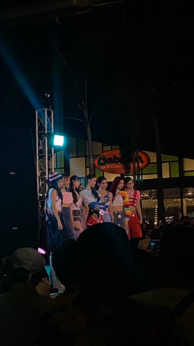 aleckkartz's tweet photo. MY GIRLY POPS #BINI #TalaarawanMallShow
#BINlatMarketMarket @BINI_ph https://t.co/guZiowAm2q
