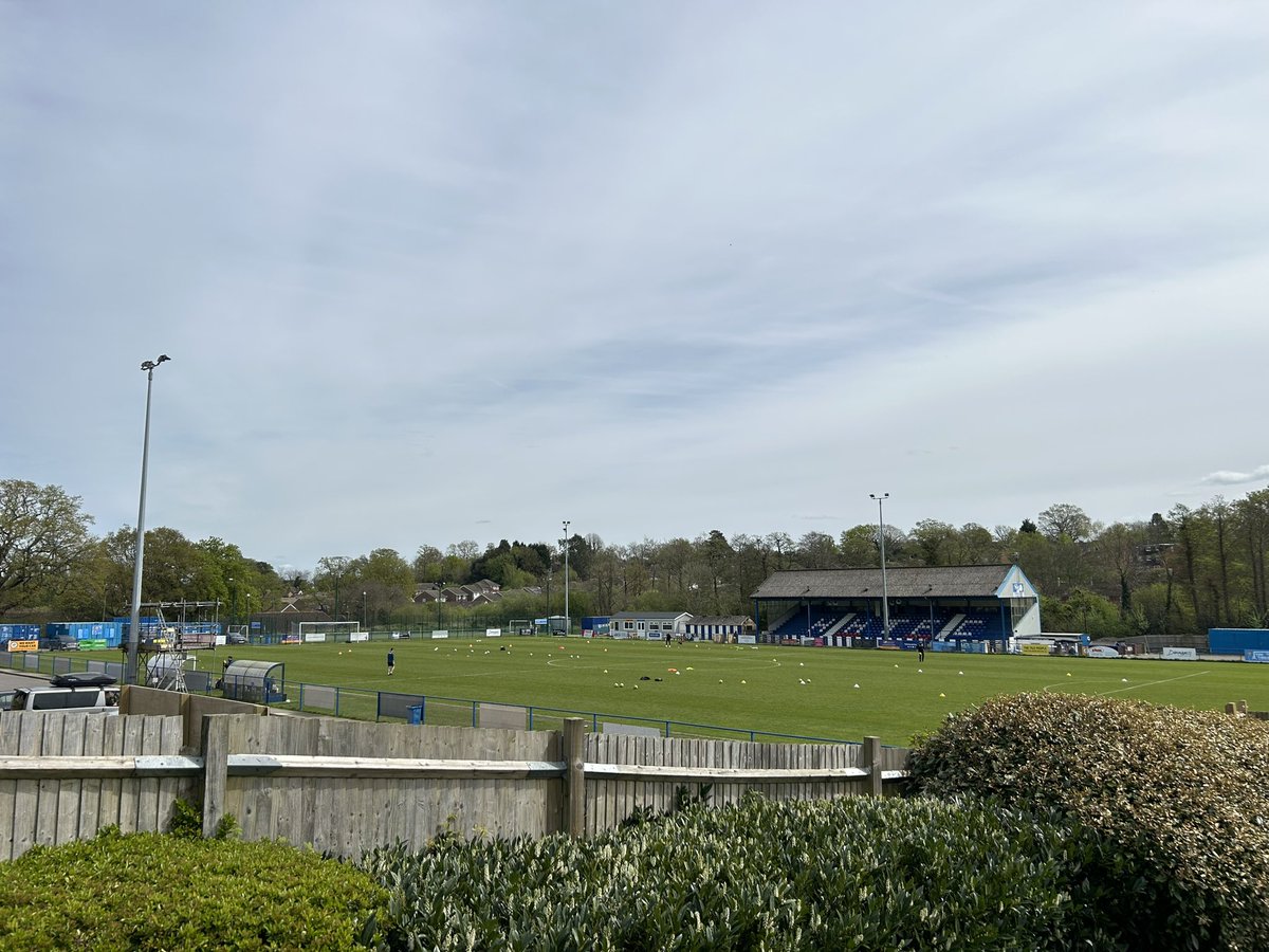 Afternoon from West Sussex, where #NCWFC will take on bottom-of-the-league Haywards Heath Town from 2pm. City won 6-1 in the reverse fixture last September, and I’d be surprised if they don’t win by a similar margin today, but we shall see. Nice ground, this. #ncfc @pinkun