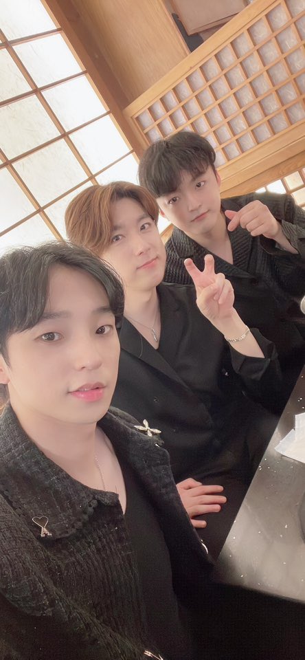 RE_LIVE_HALL_jp's tweet photo. 🖤#Mfect🪽

本日4/14の公演もお越しいただきありがとうございました💕

次回ライブは… 4/16(火) 18:30~ 無料ライブ❣️

💫どなた様でも入場可能💫

🔗チケット予約サイト🔗
https://t.co/zaOd3CeU8A

⭐️初回観覧無料
⏩チラシにサイン🎁✨

@mfect_official 
#엠펙트 #RE_LIVE https://t.co/gMXLgDDvWa
