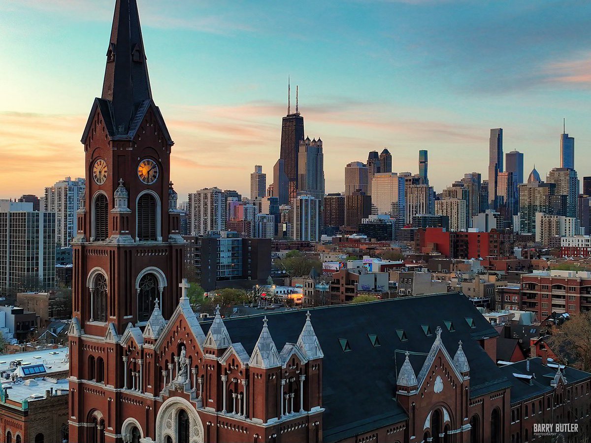 Sunday Sunrise in Old Town. This morning in Chicago. #weather #news #ilwx #chicago