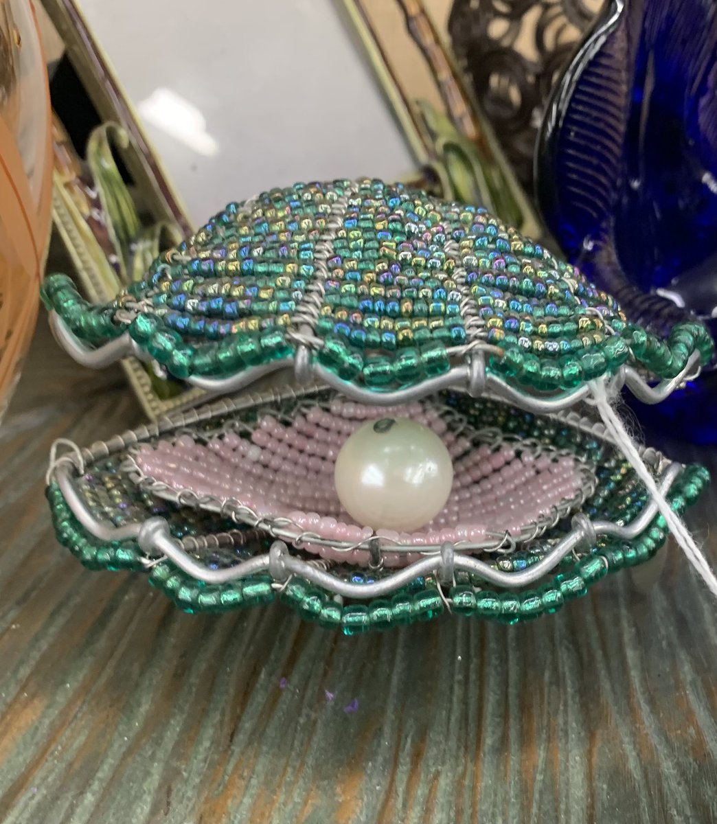 ✨Top of morning Gem Hunters! Look at this beaded gem! 💎 🏴‍☠️ 🐚

#Thriftinginspiration #Thrifting #Gem #Thriftfind #Thriftgem #Thrifthunting #thrifted #thrift #Thriftstorehaul #thrifty #secondhand #Gemz #iSpy #TREASURE #HappyThrifting #decor #nauticaldecor #collectibles #Goodwill