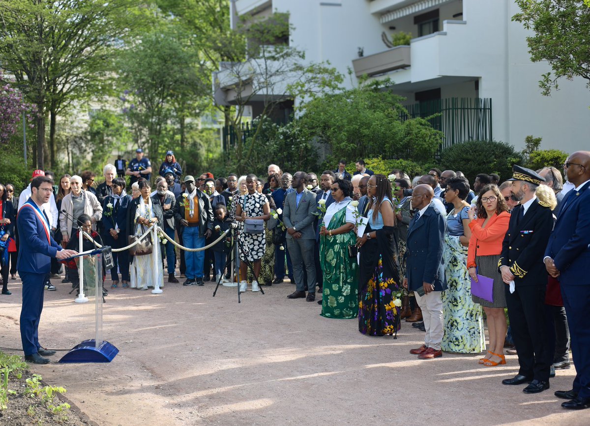 Rouen 13 avril 2024: Commémoration officielle. Merci à la Mairie de Rouen pour l'érection de la stèle commémorative en hommage aux victimes du génocide perpétré contre les Tutsis. #kwibuka30🇷🇼🕯️