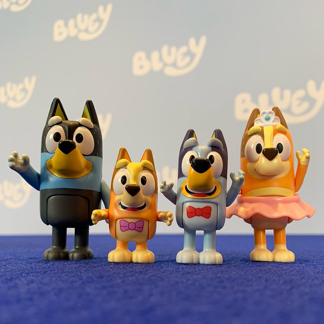 Lights, camera, pose! 📸 The stars have arrived on the blue carpet for a very special screening of #Bluey The Sign!
