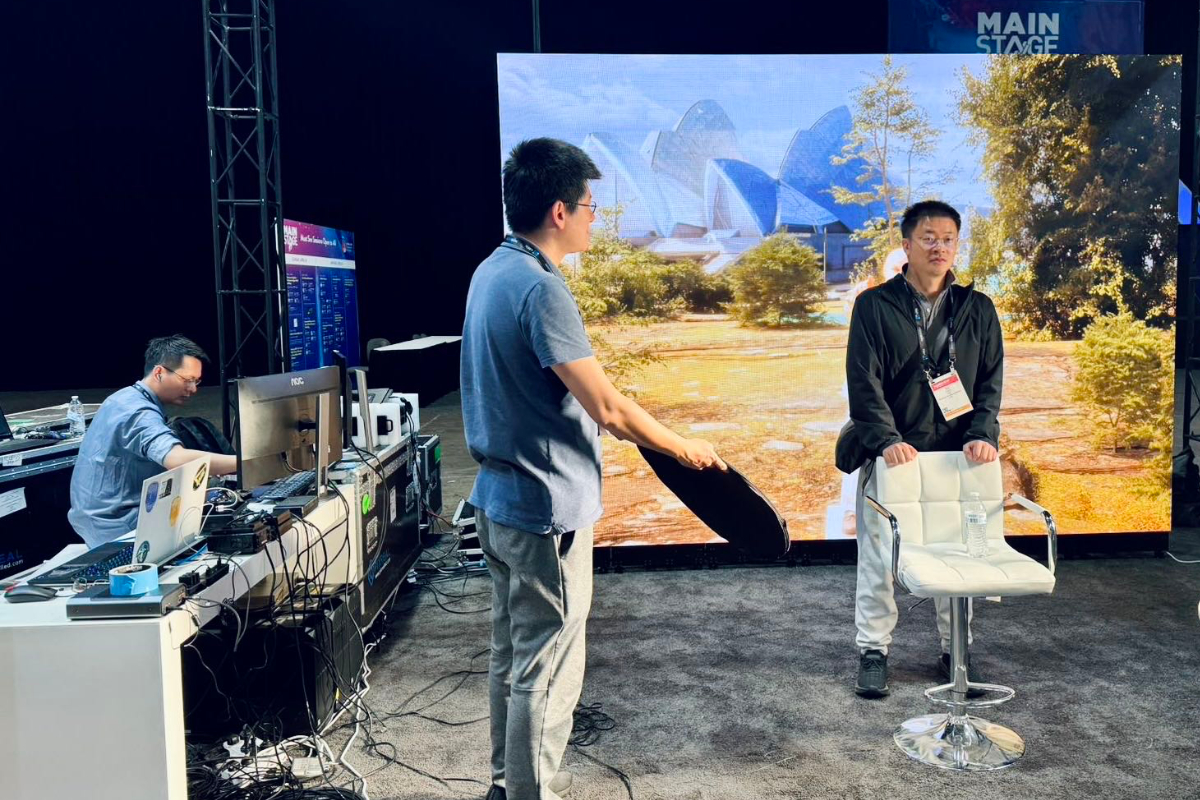 7dvisiontech's tweet image. Behind the scenes at @NABShow . If you are coming today, be sure to checkout our virtual production solution in action at central hall booth C2646, powered by @7dvisiontech, #PIXREAL,  #MandrakeStudios and HTC VIVE Mars.

#NAB2024 #NABShow #VirtualProduction #XR