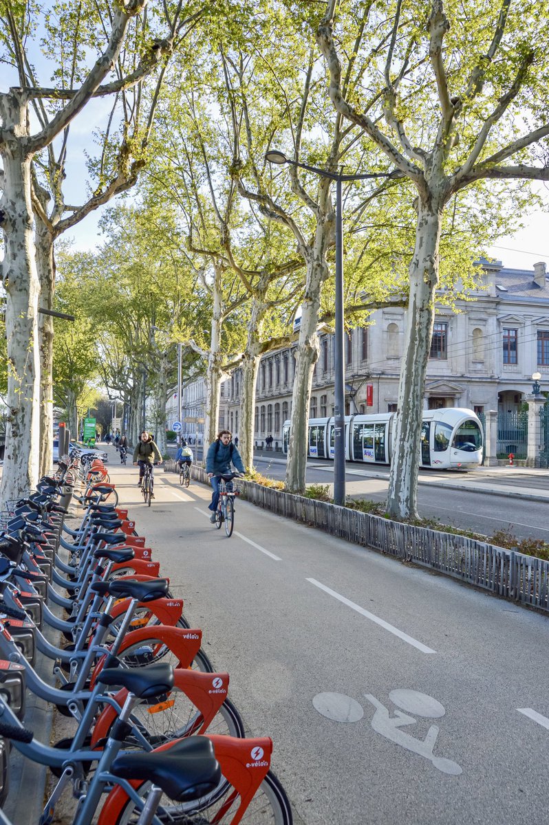 modacitylife's tweet photo. France’s vélorution is much bigger than just the capital.

It’s happening in every corner of the country, with commitment at all levels of government to fund and build high-quality cycling networks.

And in cities like Lyon, progress is moving at a dizzying and unstoppable pace. https://t.co/idYtNBVnDs