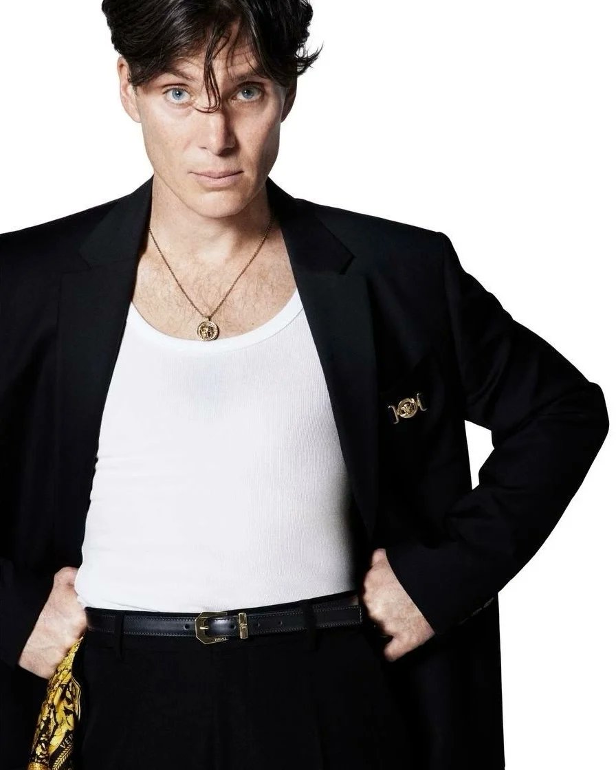 acareimon's tweet photo. El actor Cillian Murphy protagoniza la campaña de Versace Icons de esta temporada, un lujo!

#cillianmurphy #actors #highfashionmen #men #actor #Photographer 

https://t.co/sXA6uJqWyJ https://t.co/Vt17U0K4ij