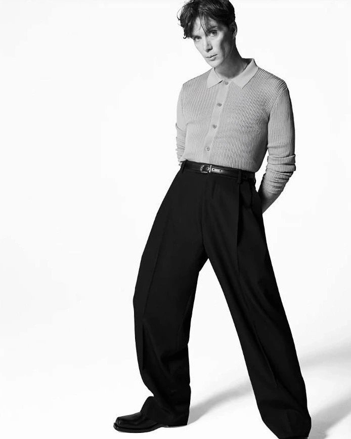 acareimon's tweet photo. El actor Cillian Murphy protagoniza la campaña de Versace Icons de esta temporada, un lujo!

#cillianmurphy #actors #highfashionmen #men #actor #Photographer 

https://t.co/sXA6uJqWyJ https://t.co/Vt17U0K4ij